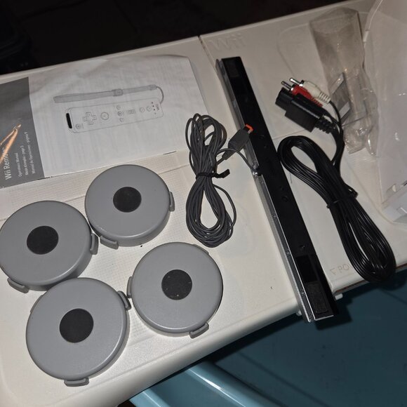 Classic Wii system with Balance Board [see description for parts available]
